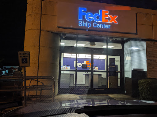 FedEx Ship Center