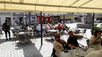 Atmosphère du Restaurant Le Van Gogh brasserie Pizzeria à Lourdes - n°10
