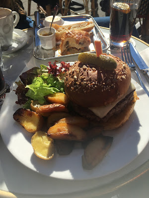 Le Charivari à Paris