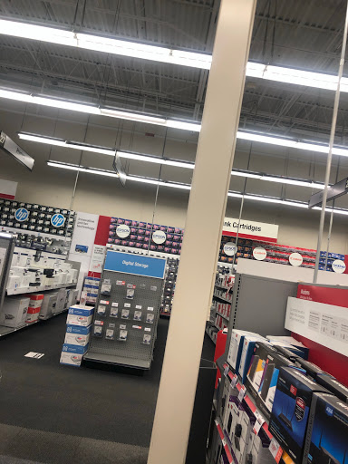 Office Supply Store «Staples», reviews and photos, 1075 N Main St, Warrington, PA 18976, USA