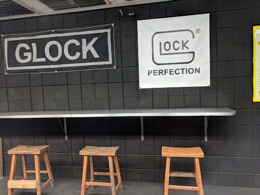 Jewelry Store «Universal Jewelry Pawn & Gun Range», reviews and photos, 990 W Brandon Blvd, Brandon, FL 33510, USA