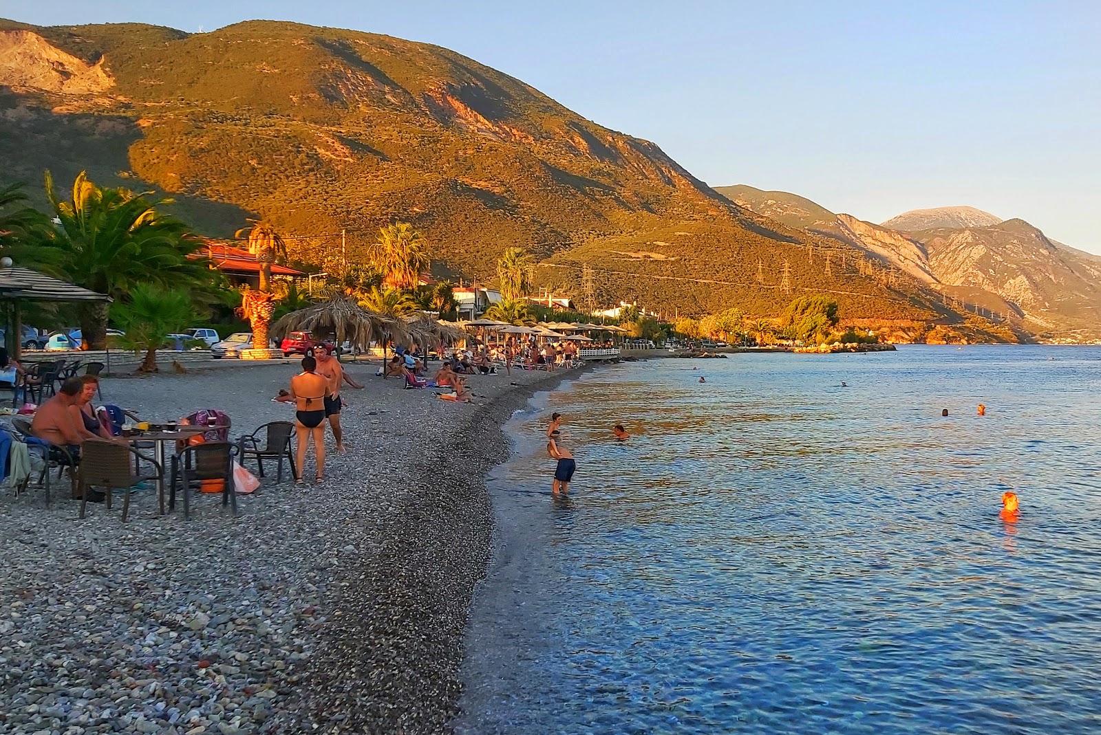 Fotografija Marathias village beach z turkizna čista voda površino