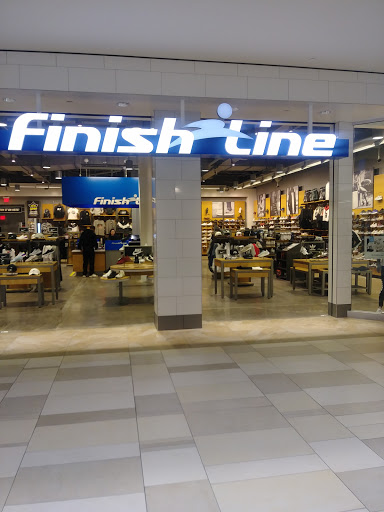 Shoe Store «Finish Line», reviews and photos, 12341 Wayzata Blvd, Hopkins, MN 55305, USA