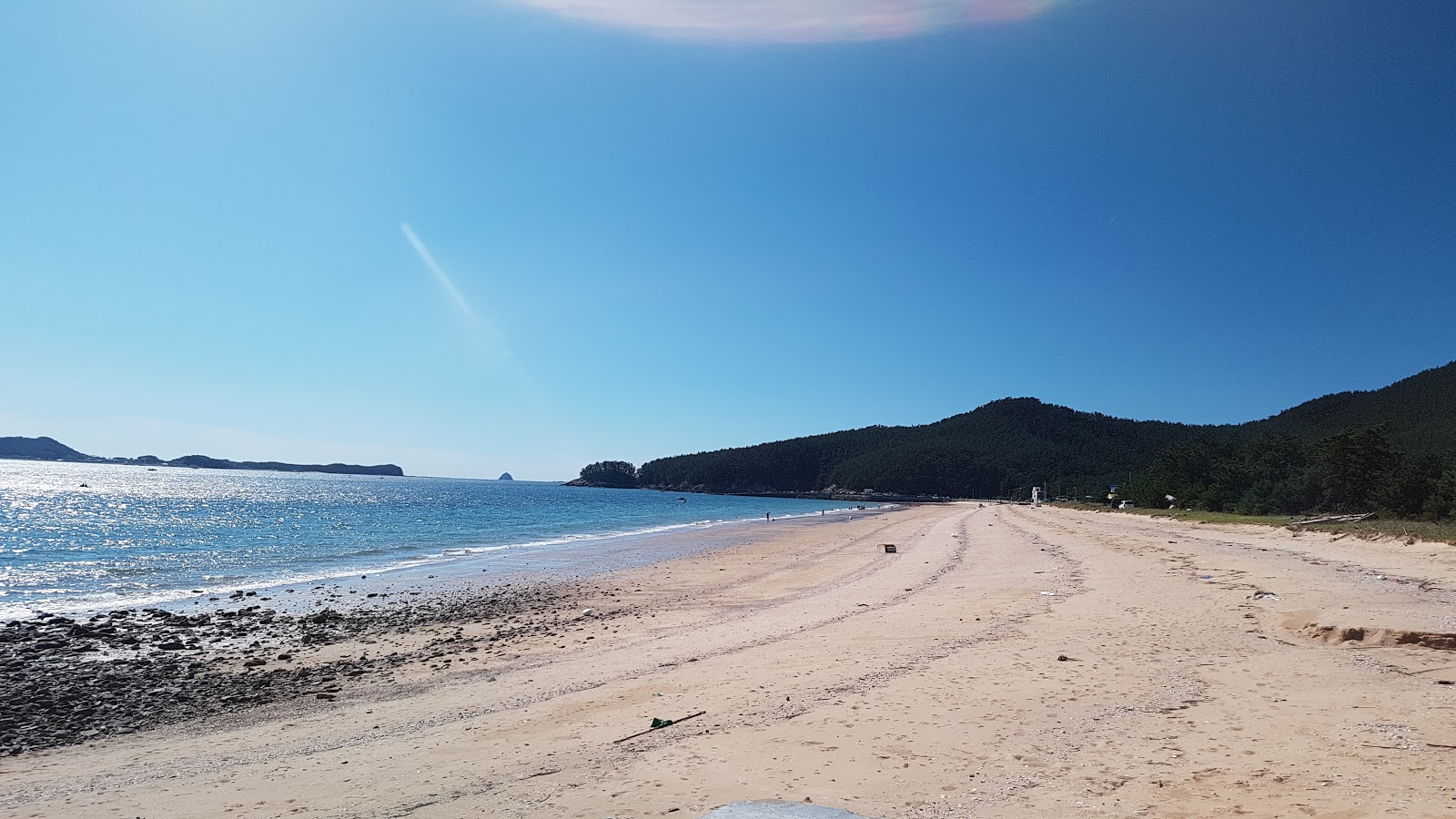 Fotografie cu Obongsan Beach cu plajă spațioasă