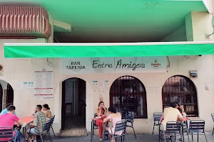 Bar Tapería Entre Amigos image