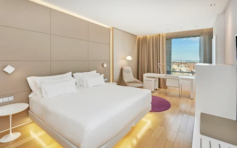 Hotel NH Collection Madrid Eurobuilding image