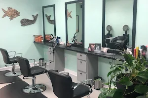 Kevin's Cutting Co image