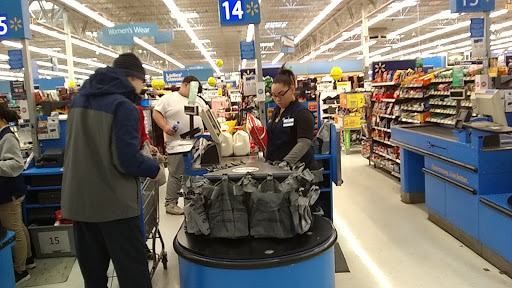 Discount Store «Walmart», reviews and photos, 910 Wolcott St, Waterbury, CT 06705, USA