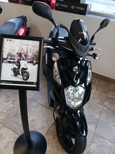 Motor Scooter Dealer «Vespa Queens», reviews and photos, 37-43 Crescent St, Long Island City, NY 11101, USA