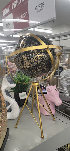 Shopping Mall «Glen Oaks Shopping Center», reviews and photos, 255th St, Glen Oaks, NY 11004, USA