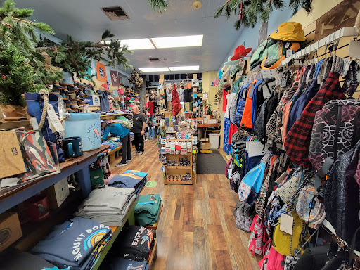Clothing Store «Walk In the Woods», reviews and photos, 116 W 5th Ave, Mt Dora, FL 32757, USA