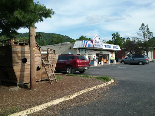 Ice Cream Shop «Ice Shack», reviews and photos, 104 N Water St, Mill Hall, PA 17751, USA