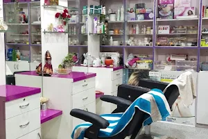 Beauty Queens Parlour and Boutique image