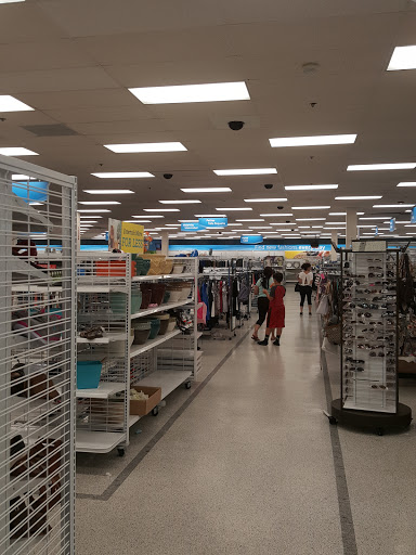 Clothing Store «Ross Dress for Less», reviews and photos, 20519 S Dixie Hwy, Cutler Bay, FL 33189, USA