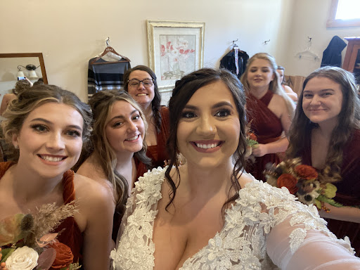 Beauty Salon «Esbi Intl Salon», reviews and photos, 4193 Center Rd, Brunswick, OH 44212, USA