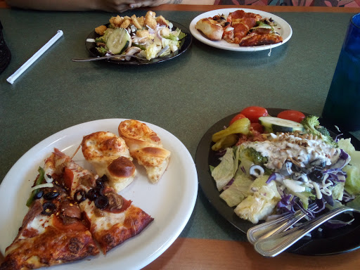 Pizza Restaurant «Round Table Pizza», reviews and photos, 7732 Limonite Ave, Riverside, CA 92509, USA