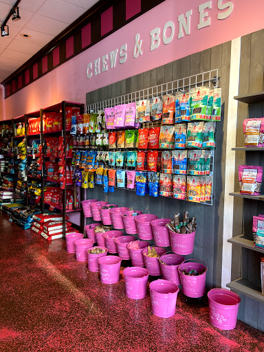 Pet Supply Store «Woof Gang Bakery & Grooming Lake Mary», reviews and photos, 1210 International Pkwy #118, Lake Mary, FL 32746, USA