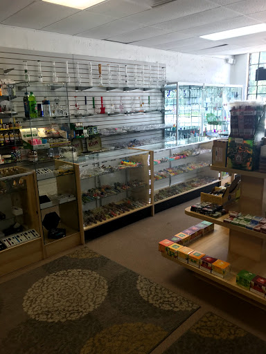 Tobacco Shop «Mad Vapor, The Electonic-Cig. and Hookah Store in Palmetto and Ellenton area.», reviews and photos, 3715 US-301, Ellenton, FL 34222, USA