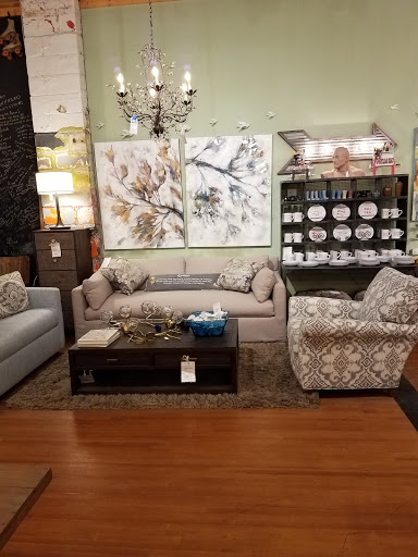 Home Goods Store «Leon & Lulu», reviews and photos, 96 W 14 Mile Rd, Clawson, MI 48017, USA