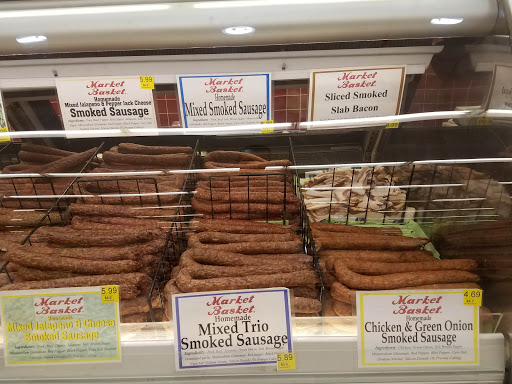 Grocery Store «Market Basket», reviews and photos, 6001 39th St, Groves, TX 77619, USA