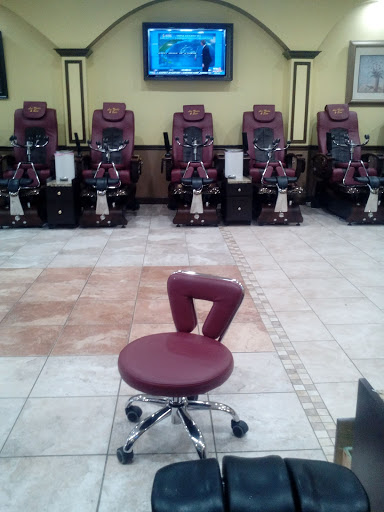 Shopping Mall «Riverdale Plaza Shopping Center», reviews and photos, 1044 W Mercury Blvd, Hampton, VA 23666, USA