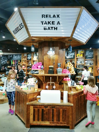 Cosmetics Store «Lush Cosmetics», reviews and photos, 7014 E Camelback Rd, Scottsdale, AZ 85251, USA