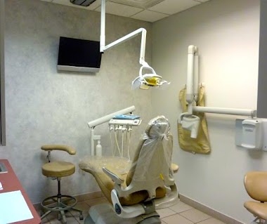 Dr. Lawrence Velano, Dds