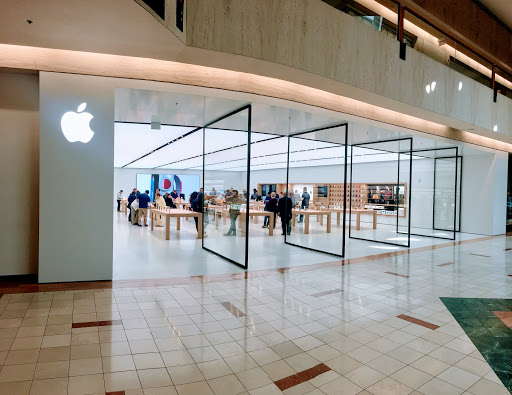Computer Store «Apple Northbrook», reviews and photos, 1310 Northbrook Ct, Northbrook, IL 60062, USA