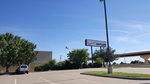 Cell Phone Store «Verizon», reviews and photos, 1400 William D Tate Ave, Grapevine, TX 76051, USA