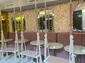 La Jolie - Das Beauty Café Gmbh