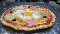 Plats et boissons du Pizzeria Mado pizza à Canet - n°3