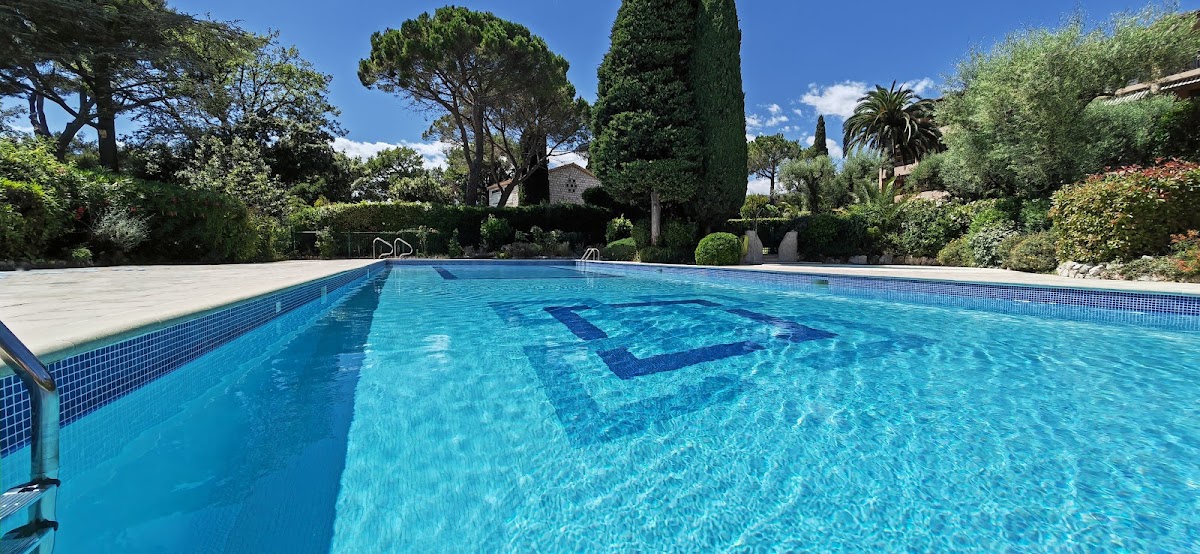 Côte D'azur studio for the holidays swimming pool. Vence