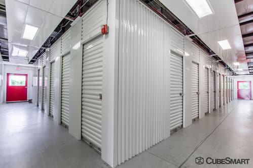 Self-Storage Facility «CubeSmart Self Storage», reviews and photos, 900 E Devon Ave, Bartlett, IL 60103, USA