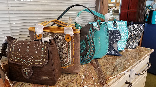 Pawn Shop «Fieldstone Jewelry and Pawn», reviews and photos, 2315 Iris Dr SE, Conyers, GA 30013, USA