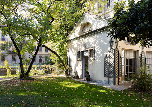 Luxury cottages Milan