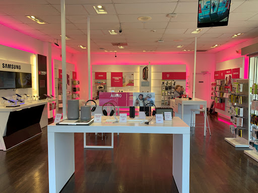 Cell Phone Store «T-Mobile», reviews and photos, 4825 Sugarloaf Pkwy j, Lawrenceville, GA 30044, USA