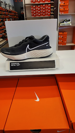 Clothing Store «Nike Factory Store», reviews and photos, 7105 Mills Civic Pkwy #140, West Des Moines, IA 50266, USA
