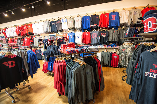 Sportswear Store «Rally House Rookwood», reviews and photos, 2705 Edmondson Rd, Cincinnati, OH 45209, USA