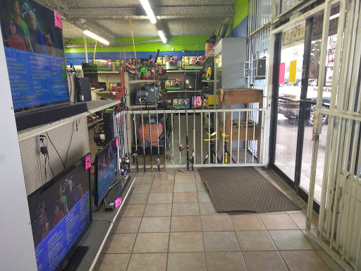 Pawn Shop «Value + Pawn», reviews and photos, 1407 Gessner Rd, Houston, TX 77080, USA