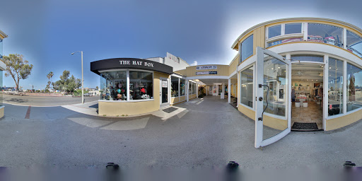 Sasha, 550 S Coast Hwy #1, Laguna Beach, CA 92651, USA, 