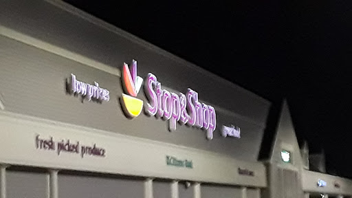 Grocery Store «Stop & Shop», reviews and photos, 35 Washington St, Lynn, MA 01904, USA