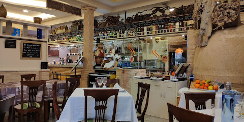 Restaurante Asador Fuentelabrada - C. de Valparaíso, 10, 28944 Fuenlabrada, Madrid, Spain