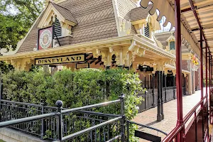 Disneyland Railroad - Mickey's Toontown Station image
