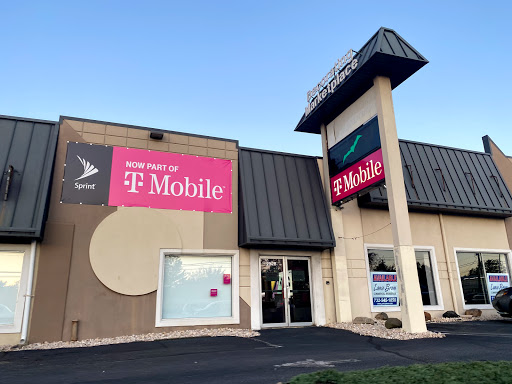 Cell Phone Store «T-Mobile», reviews and photos, 755 NJ-18, East Brunswick, NJ 08816, USA