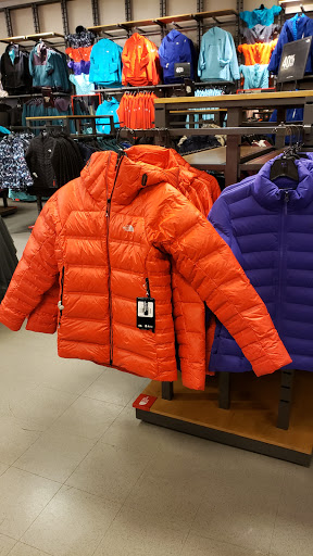 Clothing Store «The North Face Outlet», reviews and photos, 461 Evergreen Ct, Central Valley, NY 10917, USA