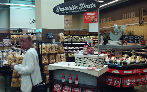 Grocery Store «Jewel-Osco», reviews and photos, 125 E Stearns Rd, Bartlett, IL 60103, USA