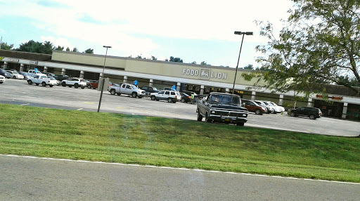 Grocery Store «Food Lion», reviews and photos, 5021 Trotwood Ave Ste 7, Columbia, TN 38401, USA