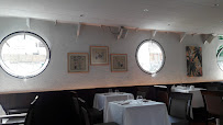 Atmosphère du Restaurant français Bateau Restaurant La Petite Venise à Montargis - n°9