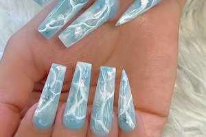 E&E Nails & Cosmetics image