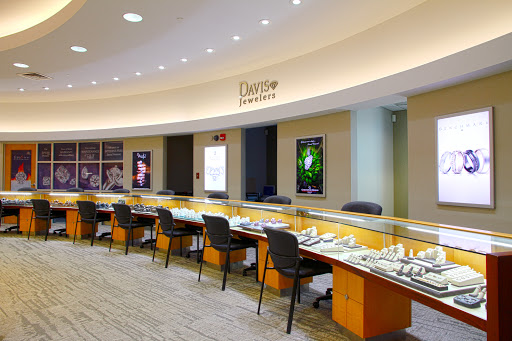 Jewelry Store «Davis Jewelers», reviews and photos, 9901 Forest Green Blvd, Louisville, KY 40223, USA